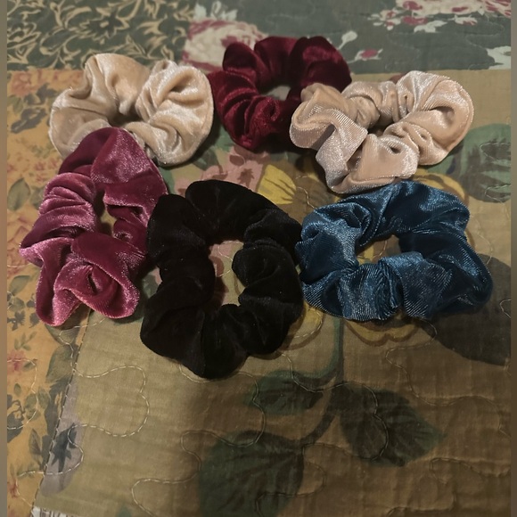 Unused Hair accessory Bundle! - Picture 3 of 5